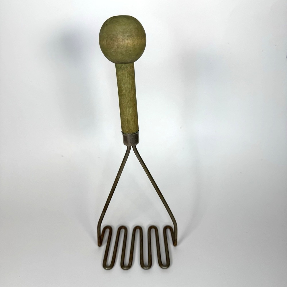 VTG Green Wooden Handle Metal Potato Masher Farmhouse Country Kitchen Tool 1950s